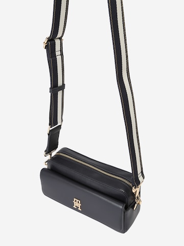 Tommy hilfiger 2025 saffiano bag