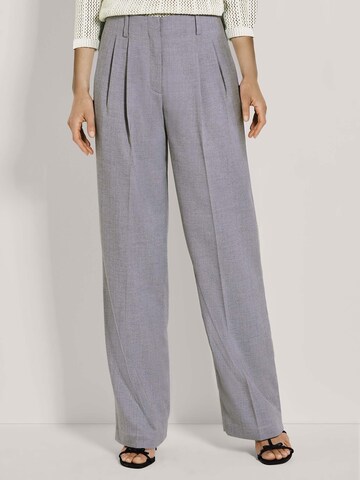 MADELEINE Loosefit Hose in Grau: Vorderseite