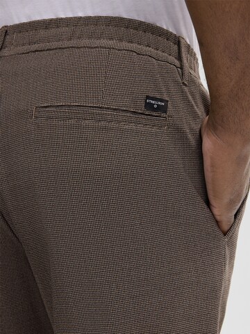 Coupe slim Pantalon à plis 'Lui' STRELLSON en beige