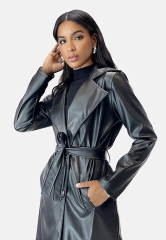 Cappotto di mezza stagione di Elara in nero