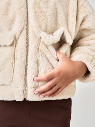 Veste mi-saison Deeluxe en beige