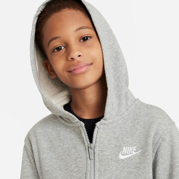 Giacca di felpa 'NSW CLUB' di Nike Sportswear in grigio