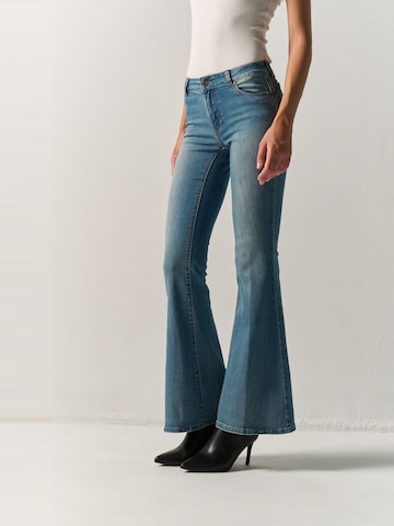 KOROSHI Bootcut Jeans i blå