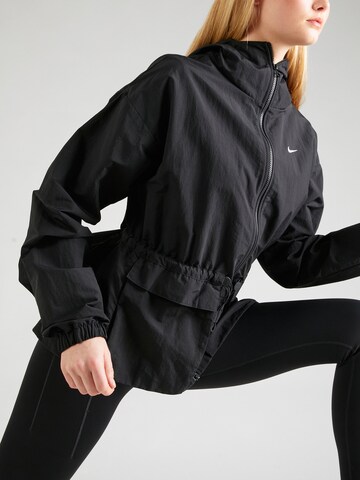 Geacă de primăvară-toamnă de la Nike Sportswear pe negru