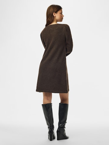 Robes en maille 'PCSALLY' PIECES en marron