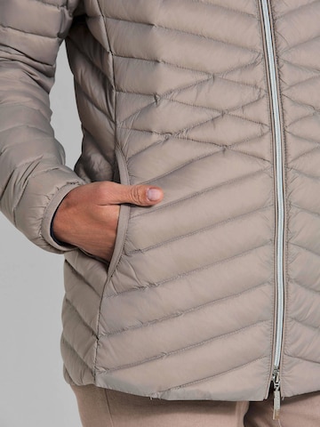 Goldner Tussenjas in Beige