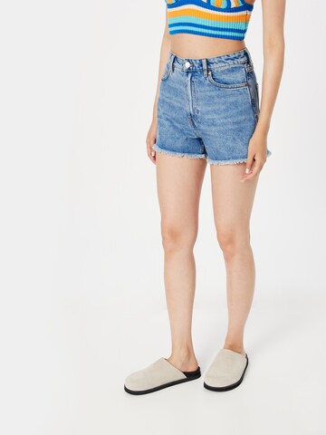 Loosefit Jeans de la Monki pe albastru: față