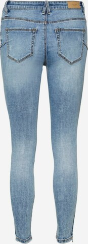 VERO MODA Skinny Farkut 'Tilde' värissä sininen