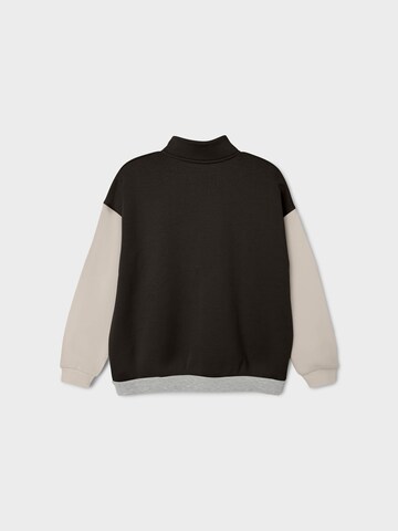 NAME IT Sweatshirt 'OBUR' i svart