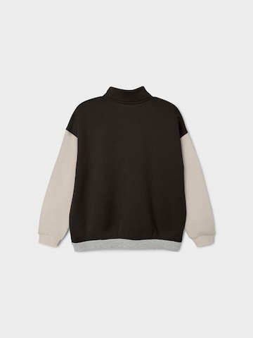 NAME IT Sweatshirt 'OBUR' in Zwart