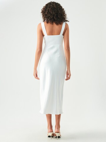 St MRLO Sukienka 'KIRBY' w kolorze biały: tył