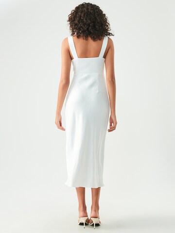 St MRLO - Vestido 'KIRBY' em branco: atrás