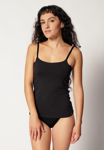 Skiny Undershirt in Black: front