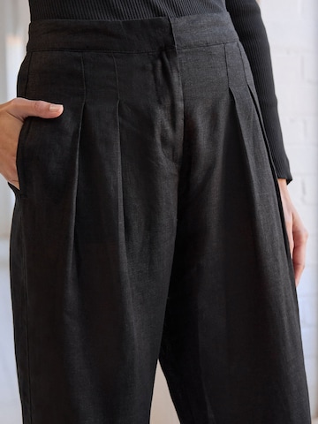 Next Широки крачоли Панталон с набор в черно