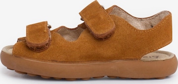 Sandalo di Pisamonas in beige: frontale