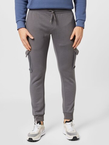 BURTON MENSWEAR LONDON Tapered Cargo trousers in Grey: front