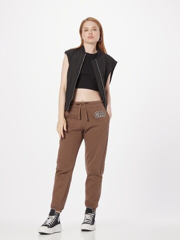 GAP - Tapered Pantalón en marrón