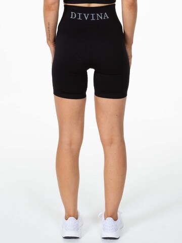 Divina Slimfit Sportshorts 'Signature' in Schwarz
