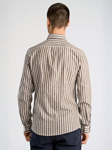 Coupe regular Chemise Lindbergh en marron