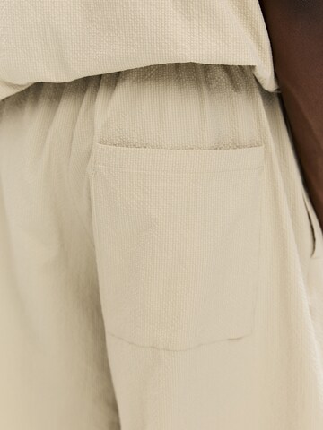 Loosefit Pantalon Pull&Bear en beige