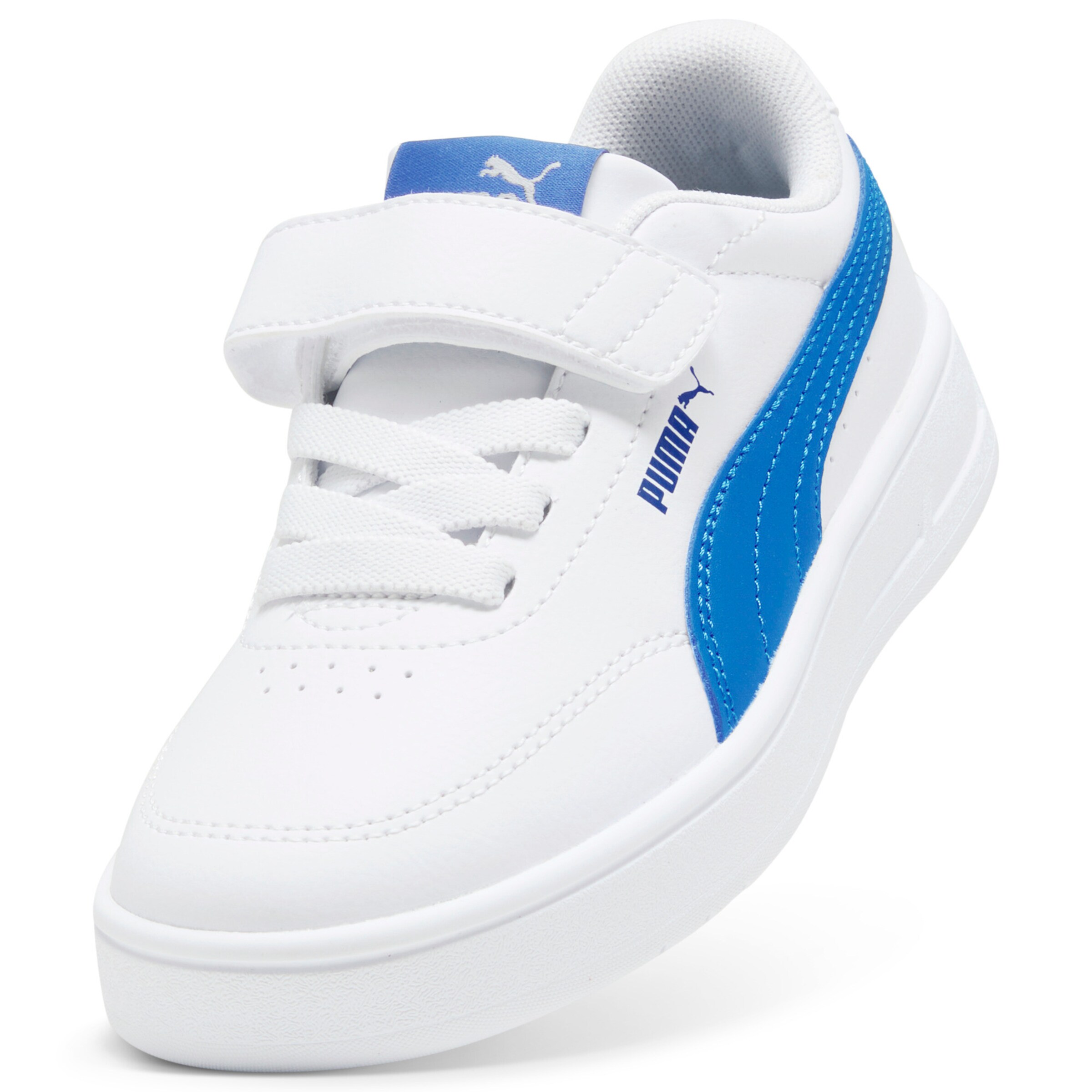 PUMA Sneakers in White