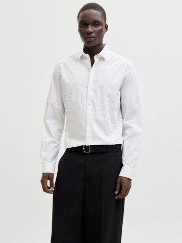 Coupe regular Chemise JACK & JONES en blanc : devant