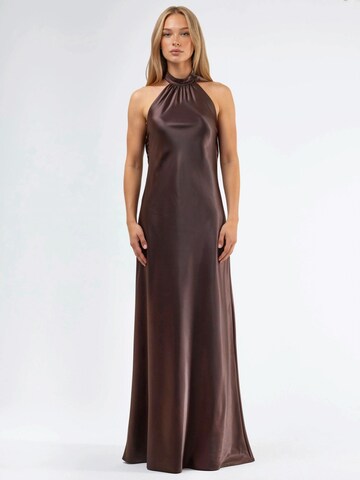 Robe de soirée Hiccup en marron : devant