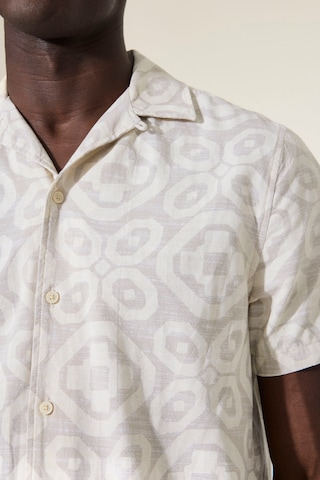 GARCIA - Ajuste regular Camisa en beige