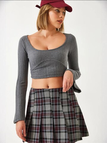 Maglietta di Bianco Lucci in grigio: frontale