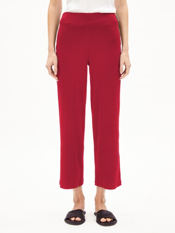 Regular Pantalon ARMEDANGELS en rouge : devant