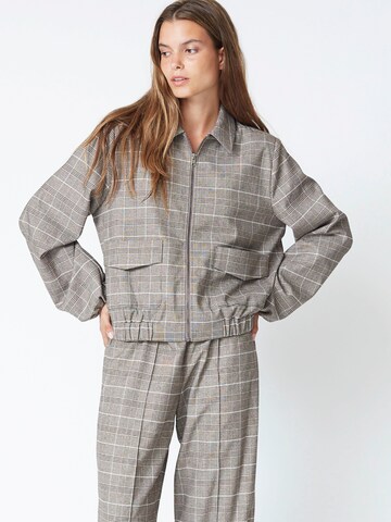 Veste mi-saison 'Claudine' co'couture en marron : devant