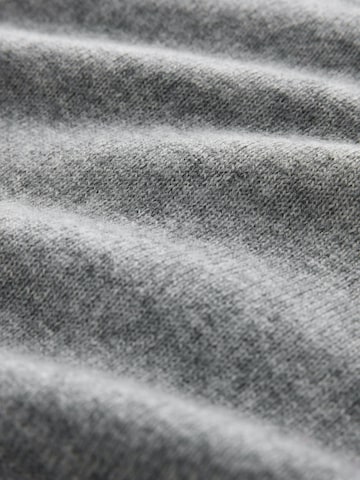 Next Pullover in Grau