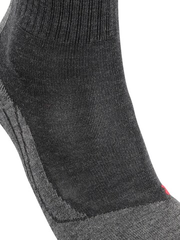 FALKE Sportsocken 'TK2 Explore Wool Silk'‌‌‌‌‌‌‌‌‌ in Grau