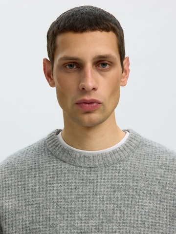 Pullover di SELECTED in grigio