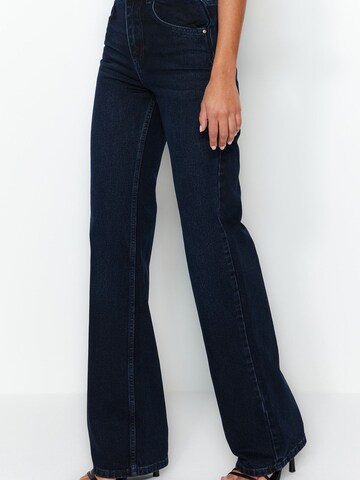 Trendyol Regular Jeans in Blue