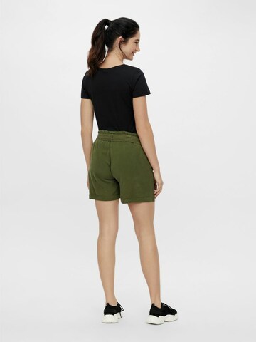 regular Pantaloni 'Ellena' di MAMALICIOUS in verde