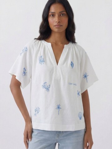 OUI Blouse in White: front