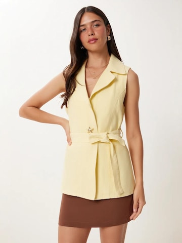 Happiness İstanbul - Colete de fato em amarelo
