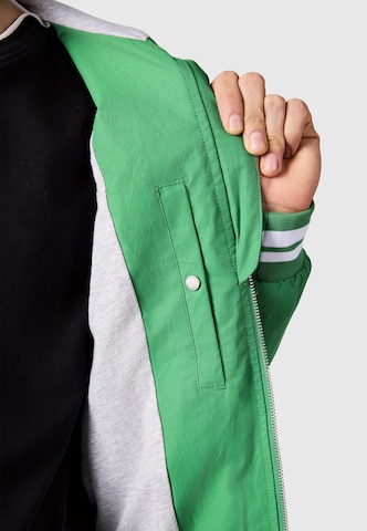 Geacă de primăvară-toamnă 'Stewan' de la Ragwear pe verde