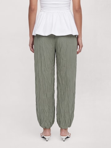 Loosefit Pantalon 'Ophelia' EDITED en gris