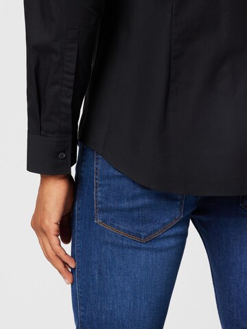 juoda HUGO Priglundantis modelis Marškiniai 'Kason'