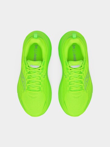Chaussure de course saucony en vert