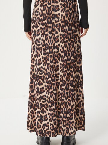 Happiness İstanbul Hame värissä musta