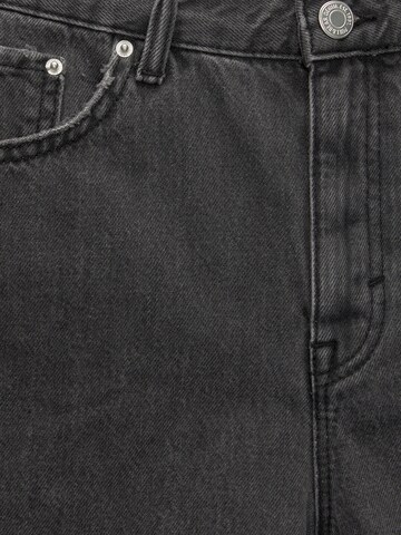Pull&Bear Regular Shorts in Schwarz