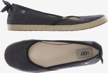 UGG Flats & Loafers in 40 in Grey: front