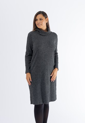 October Knitted dress in Grey: front