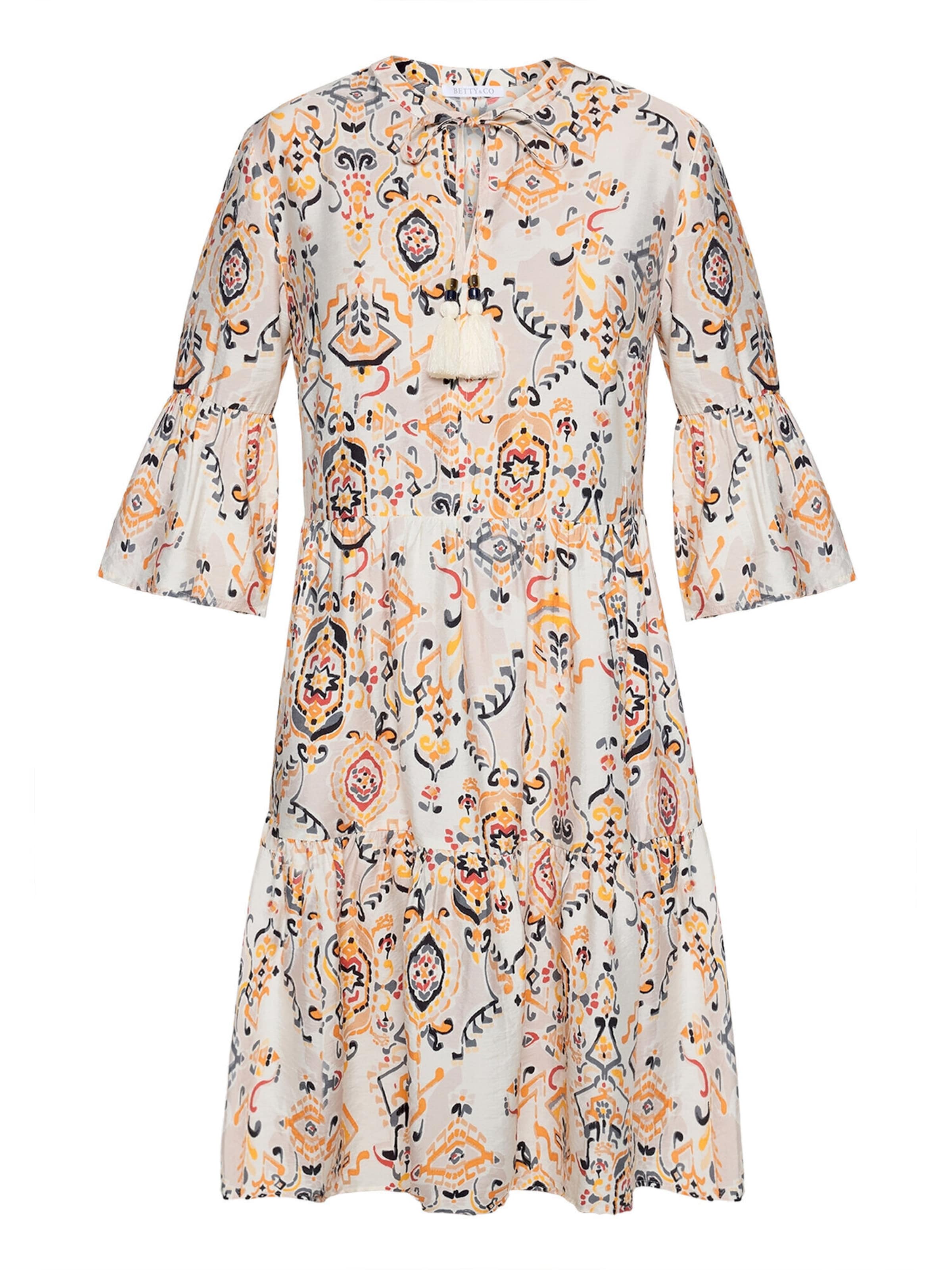 Abito di Betty & Co in bianco: frontale