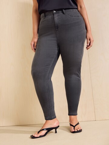 Skinny Jeggings di Friends Like These in grigio: frontale