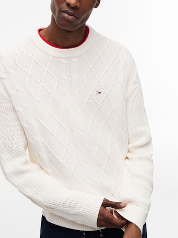 Pull-over Tommy Jeans en blanc
