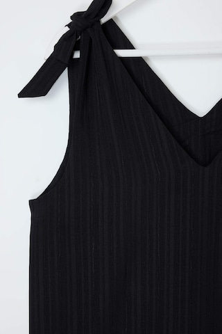 Trendyol Curve Jurk in Zwart